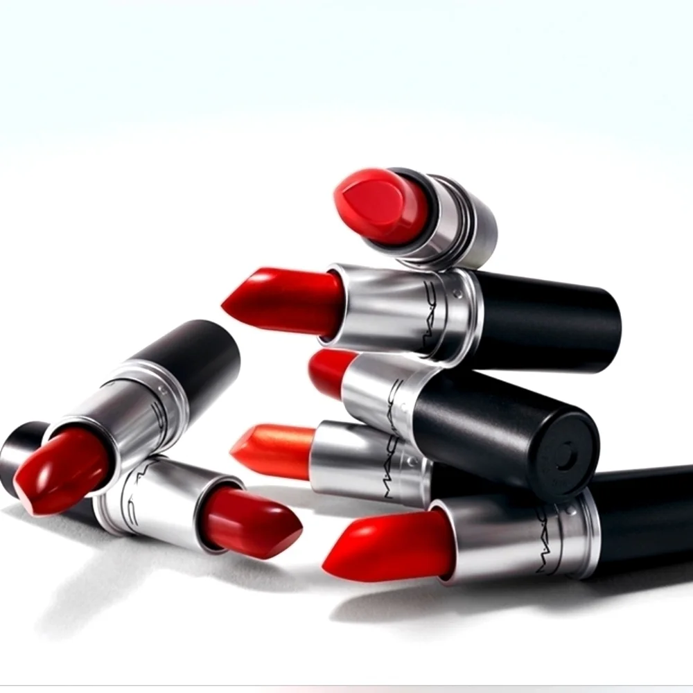 MAC Devoted to Chili 316 Lipstick, Powder Kiss (New)